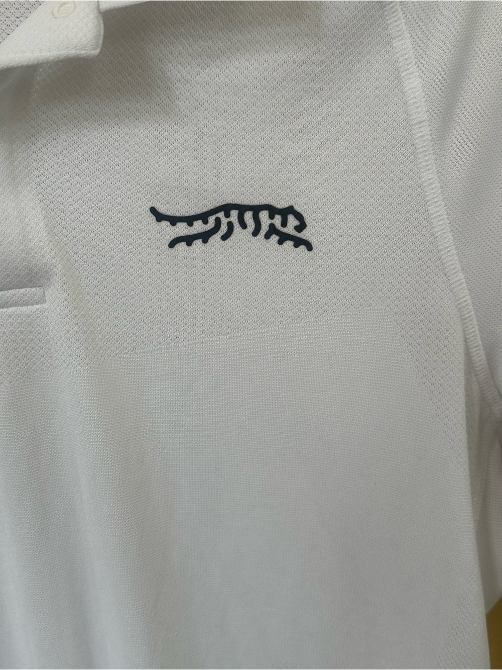 Sun Day Red Core Polo White Snap Performance Golf Shirt Tiger Woods  Medium EUC! - Picture 5 of 12